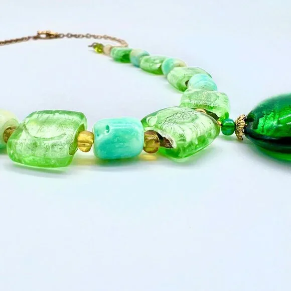 Art Glass Beaded Necklace Green Statement Pendant Toggle Clasp - Picture 10 of 10